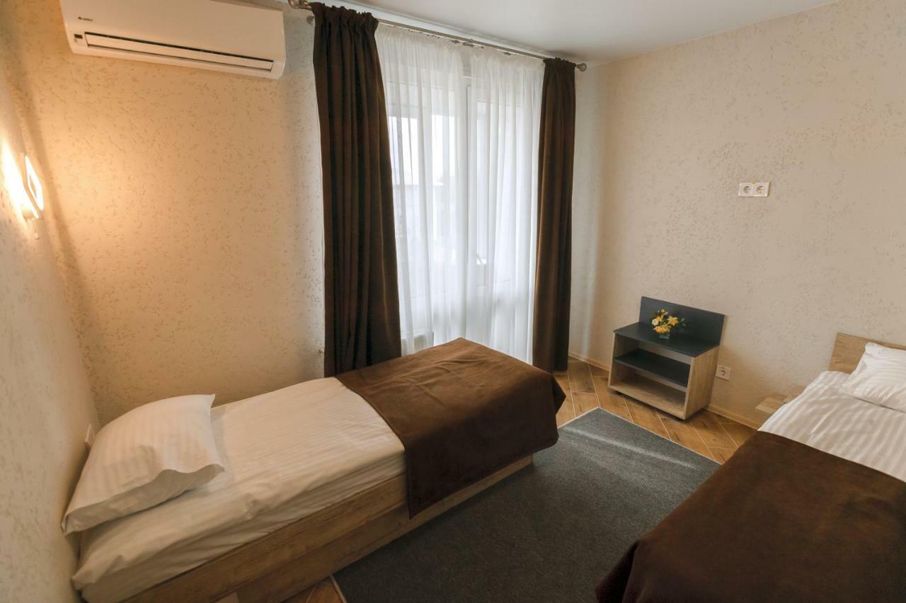 Raziotel Rishelyevskiy Cherson Esterno foto