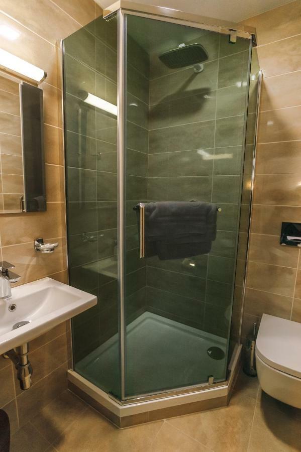 Raziotel Rishelyevskiy Cherson Esterno foto