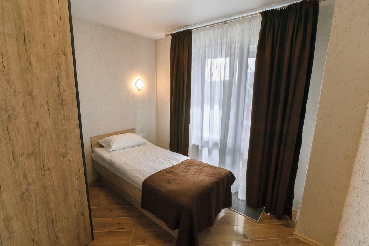 Raziotel Rishelyevskiy Cherson Esterno foto